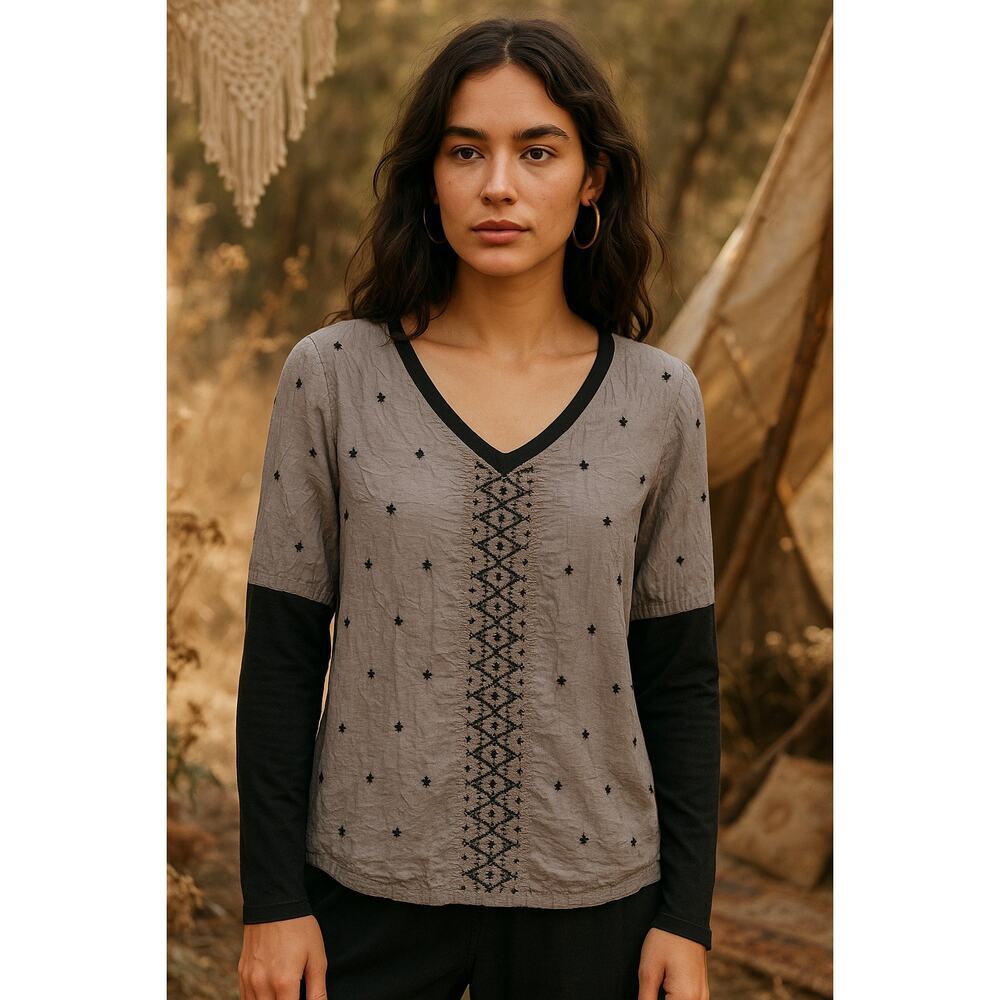 Johnny Was Embroidered Gray Boho Top – Size Small Black Gathered Sleeves